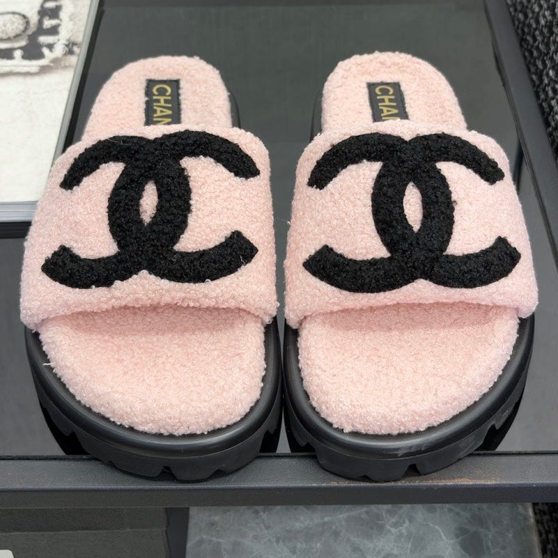 Chanel 2026 CC Logo Furry Sandals Chanel Wool 128102