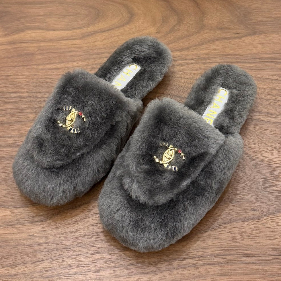 Chanel 2026 CC Logo Mule Fur 173422