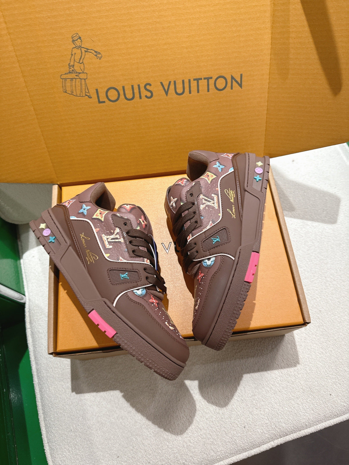 LV 26ss Trainer Sneakers Brown Colorful Cowhide 632145