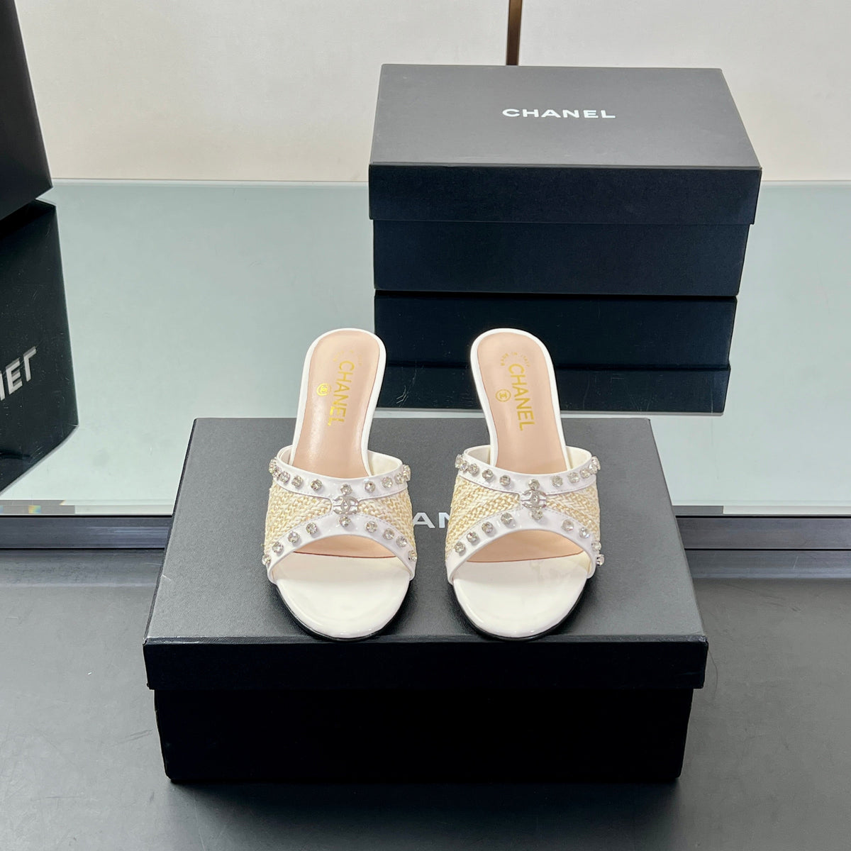 CC 25 Mules White Yellow Sheepskin 362451
