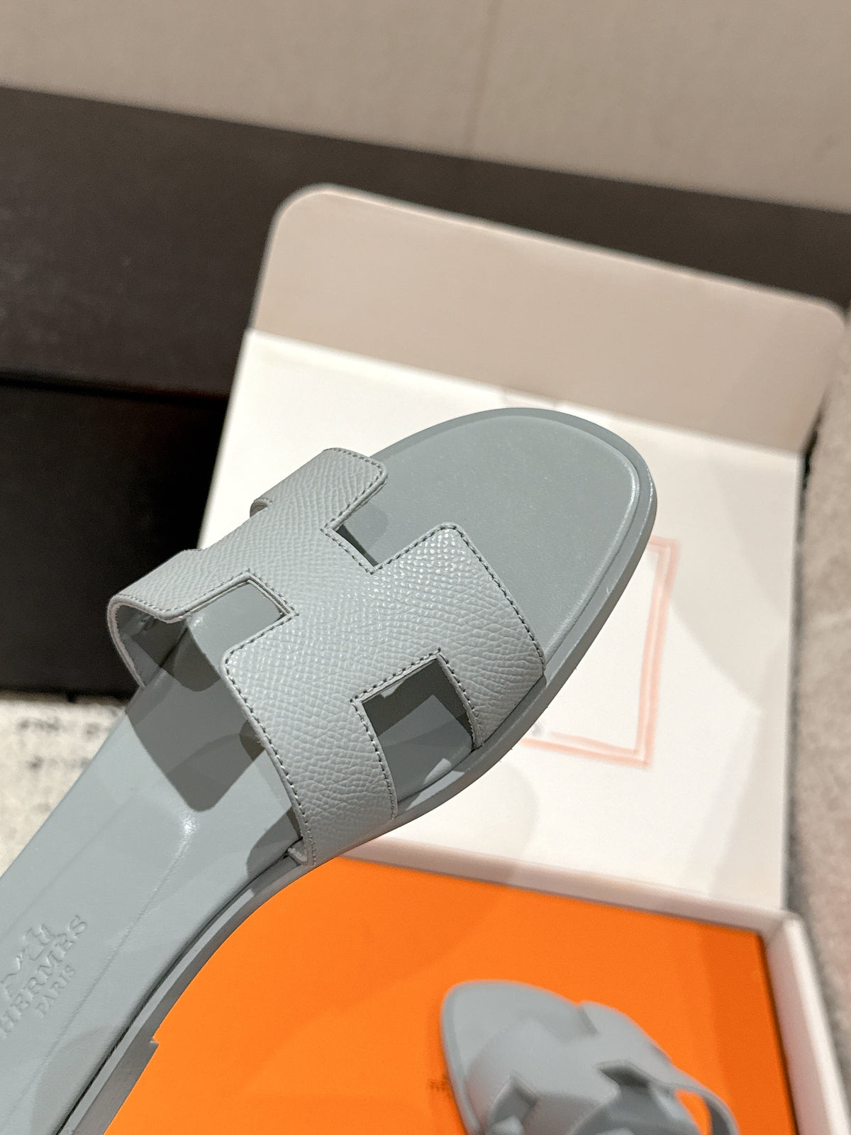 HM 25 Oran Sandal Dark Grey Epsom