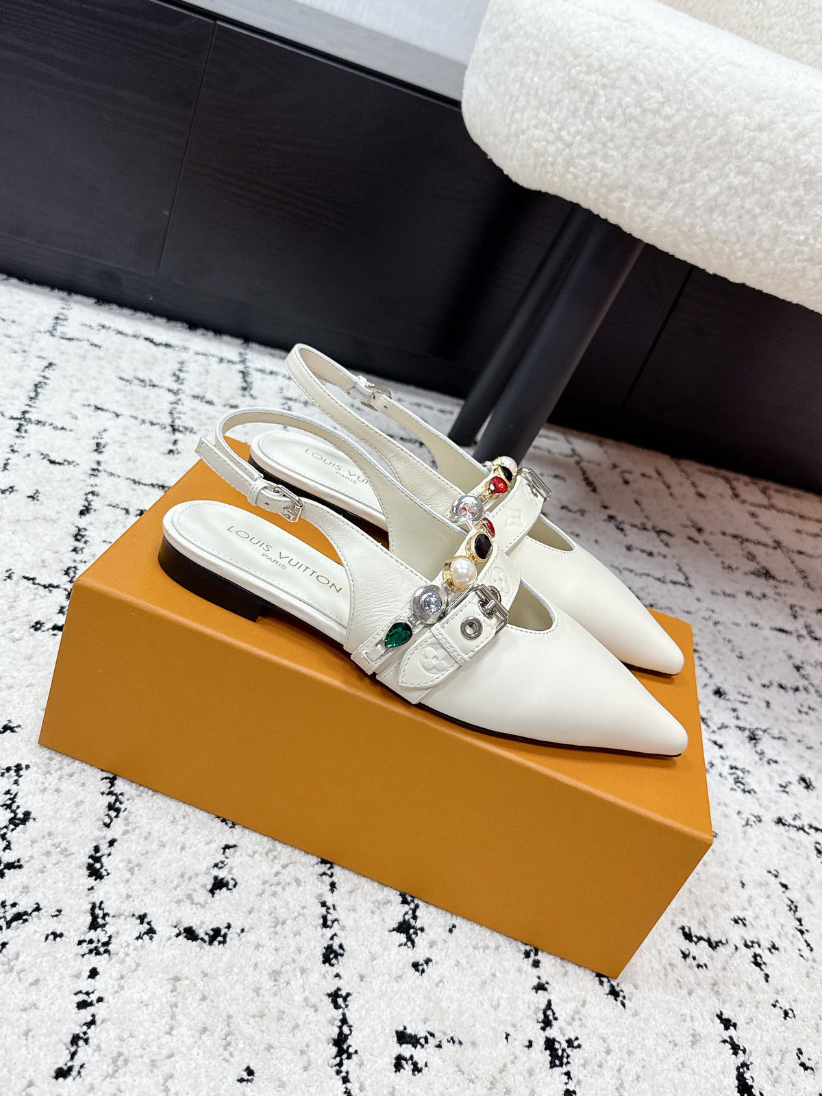LV 26s Slingback Flats White Cowhide 616914