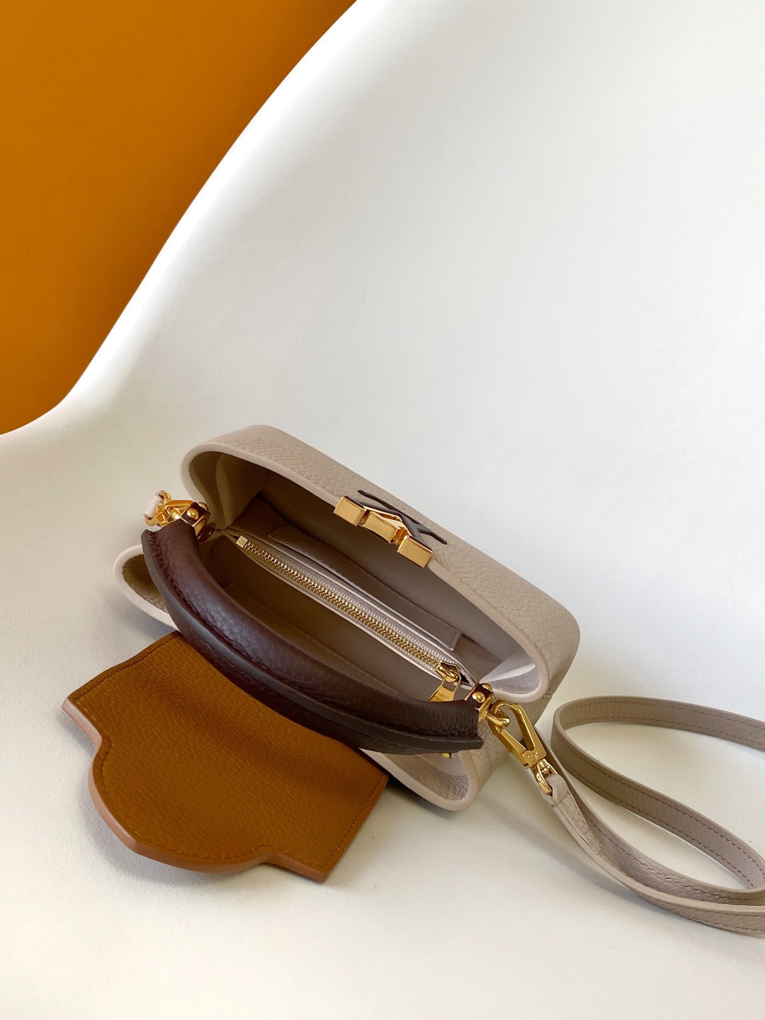 LV 2026 Capucines Bag Beige Brown Taurillon Cowhide Leather 281631