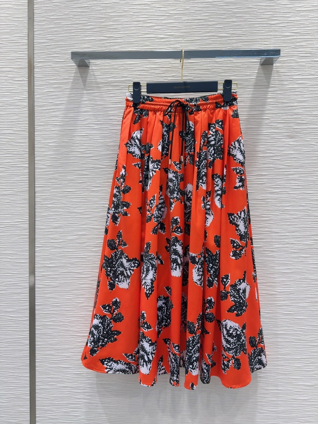 LV 25 Mysterious Charm Skirt Red Poliester