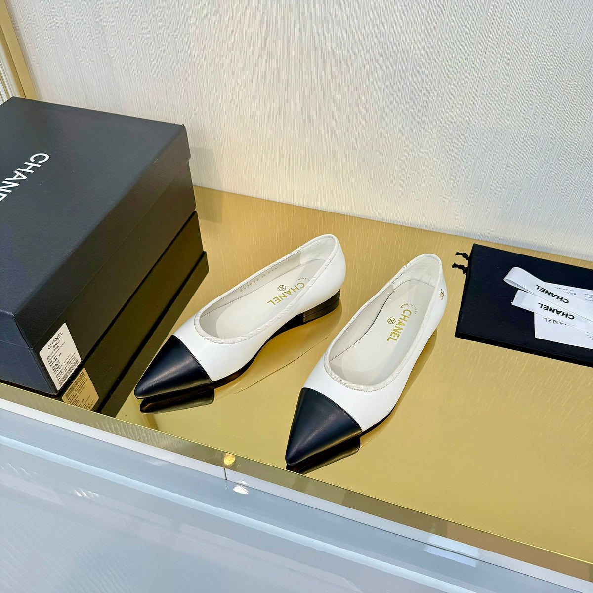 CC 2026 Ballet Flats White Black Sheepskin 668123