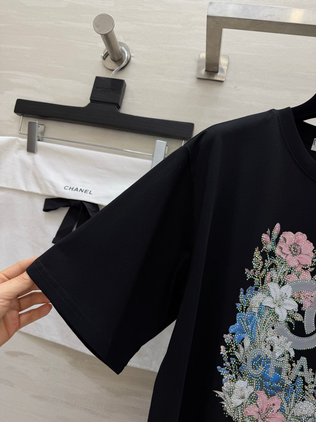 Chanel 2026 Floral Rhinestone T-shirt Cotton 681379