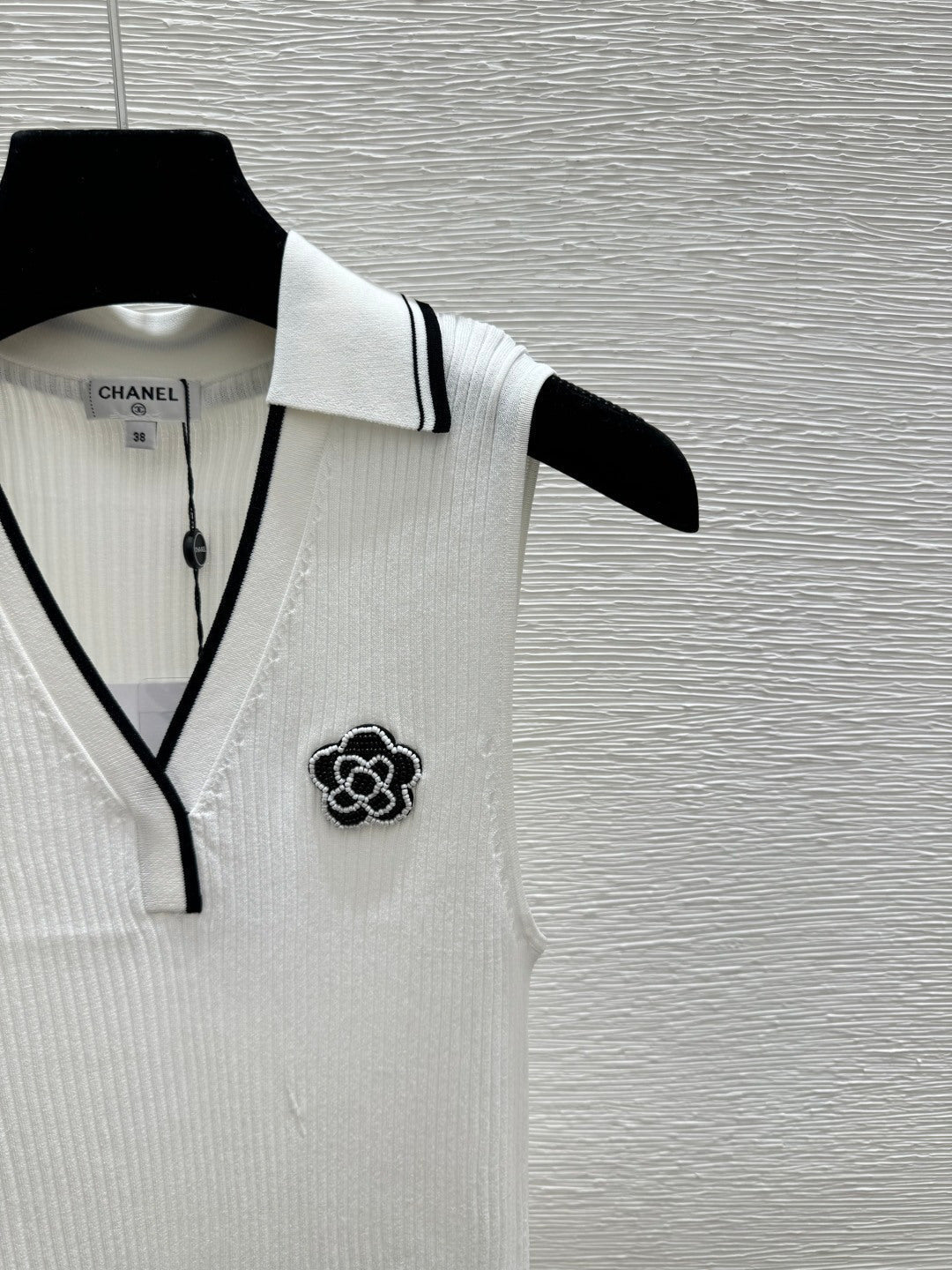 Chanel 2026 Collared Knit Vest Wool 365299