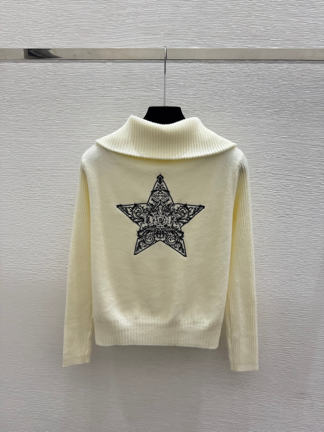 Dior 2026 Cardigan Cream And Gray Wool 913542