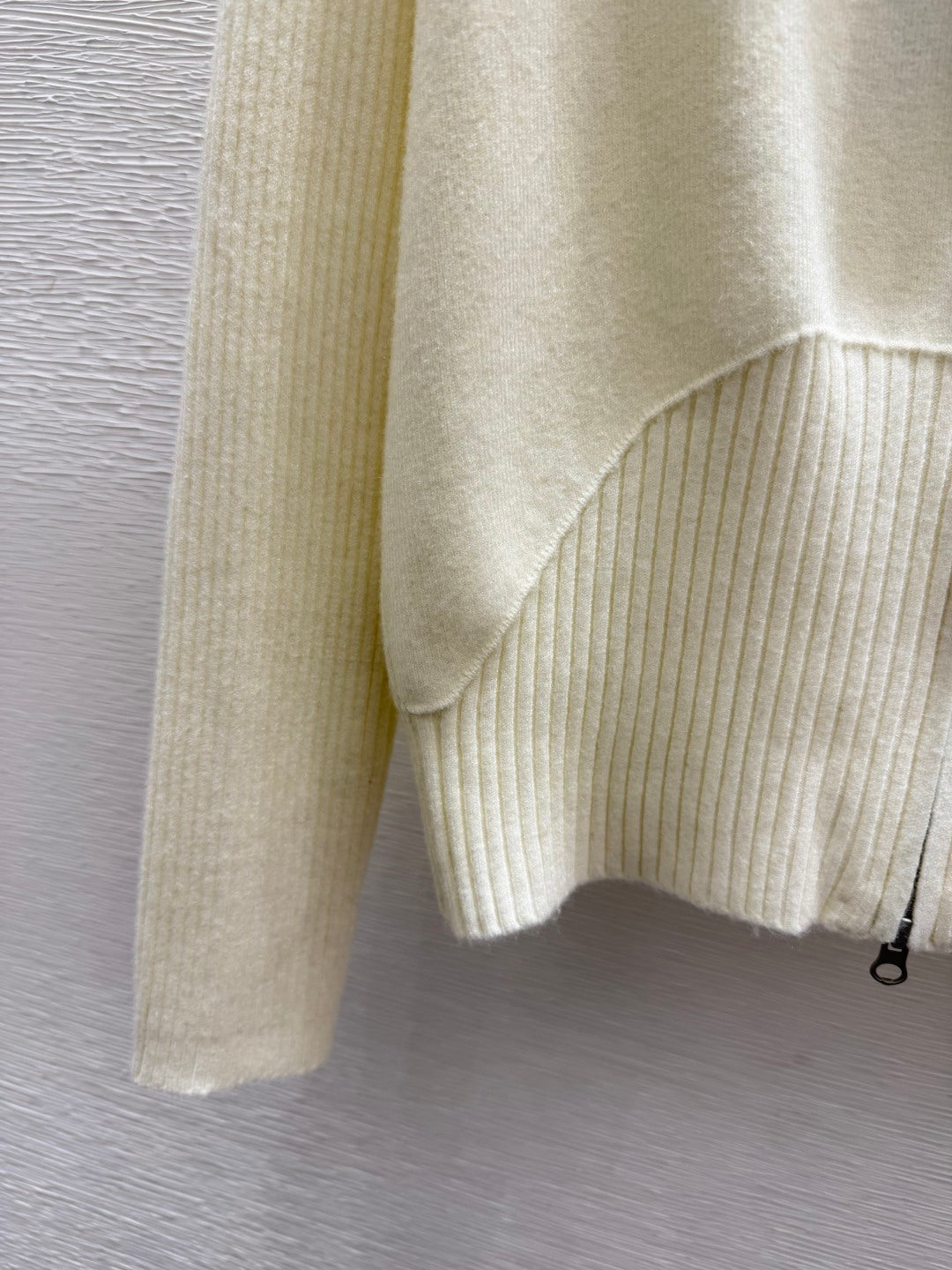 Dior 2026 Cardigan Cream And Gray Wool 913542