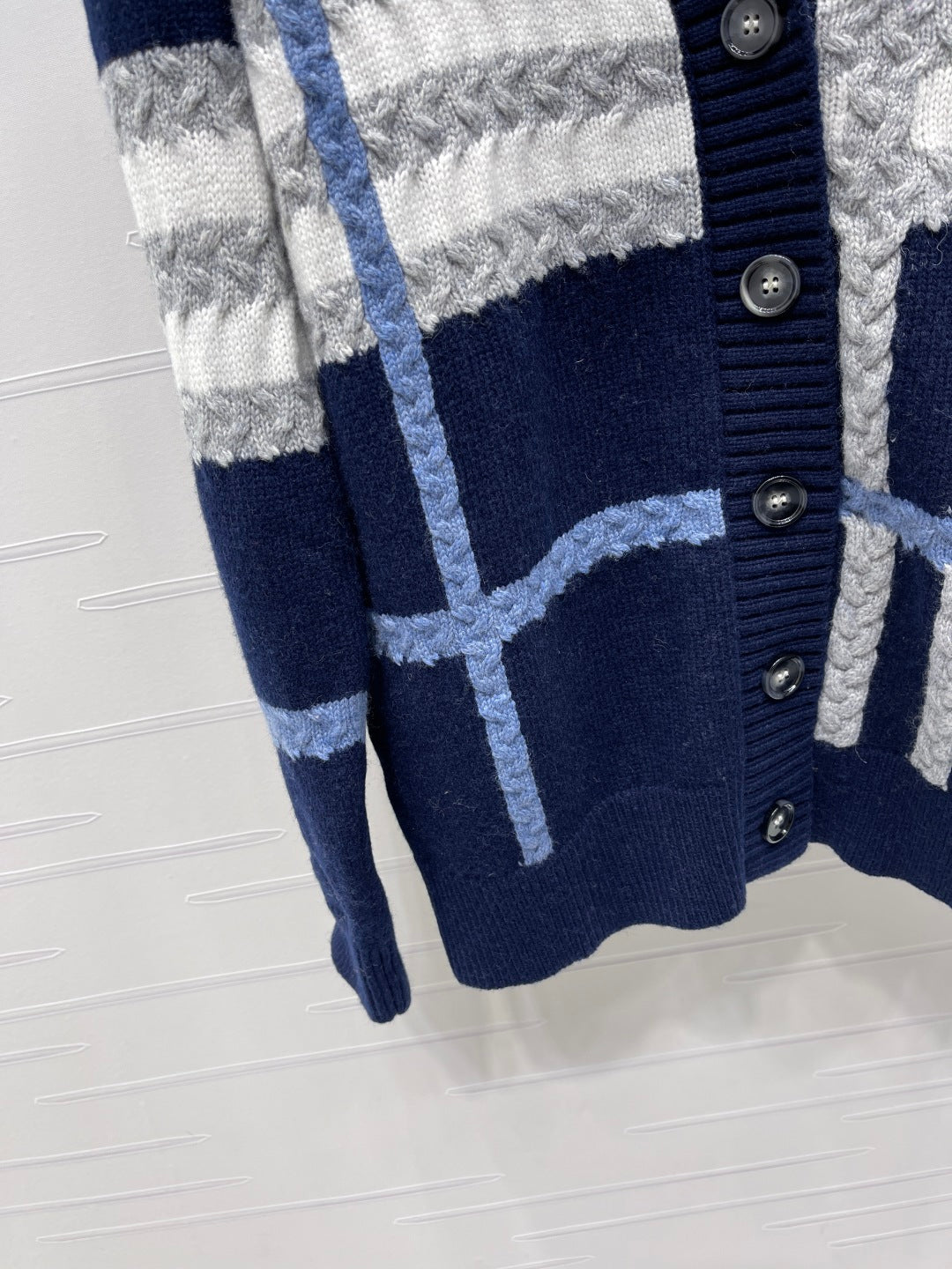 Burberry 25 V-neck Long-sleeved Cardigan Navy Blue Wool Cashmere