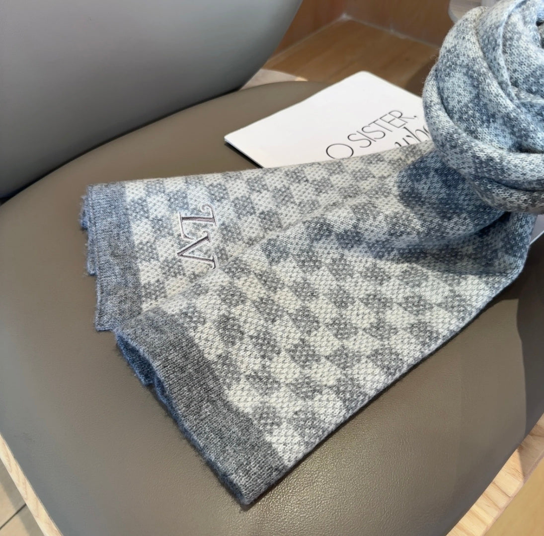 LV Couple's Style Scarf 180cm Gray Knitted  Cashmere 973385