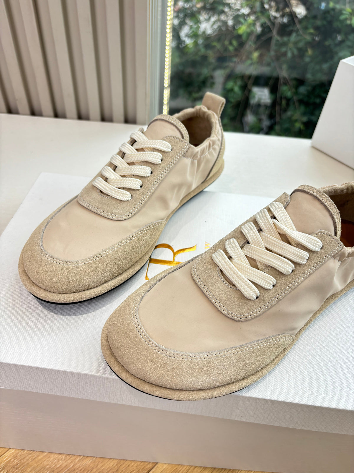 The Row 2025 Sneaker Light Beige Suede Fabric 549358
