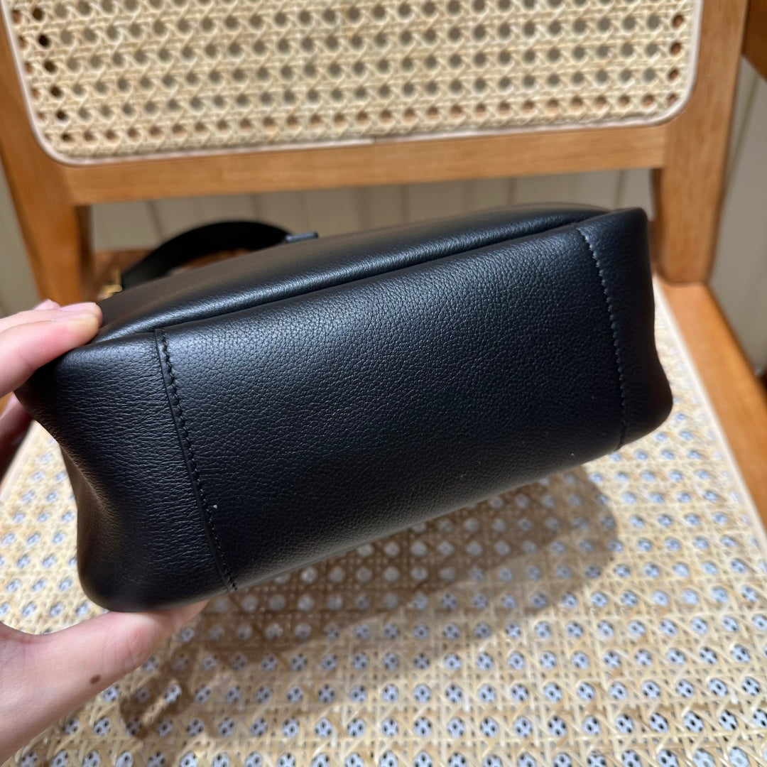 YSL Shoulder Bag 23cm Black Gold Cowhide