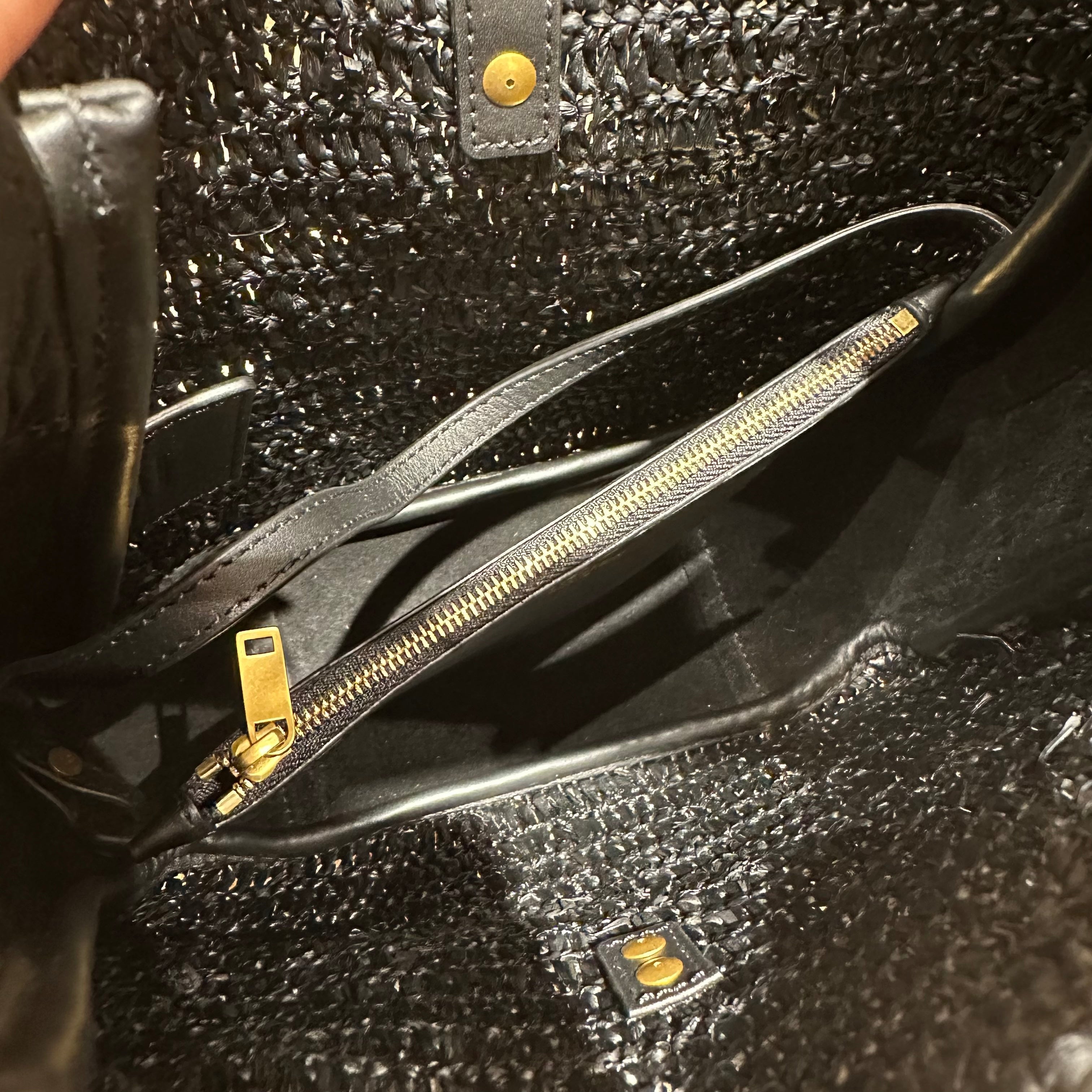 YSL LE 5 À 7 Shoulder Bag 22 Black Raffia