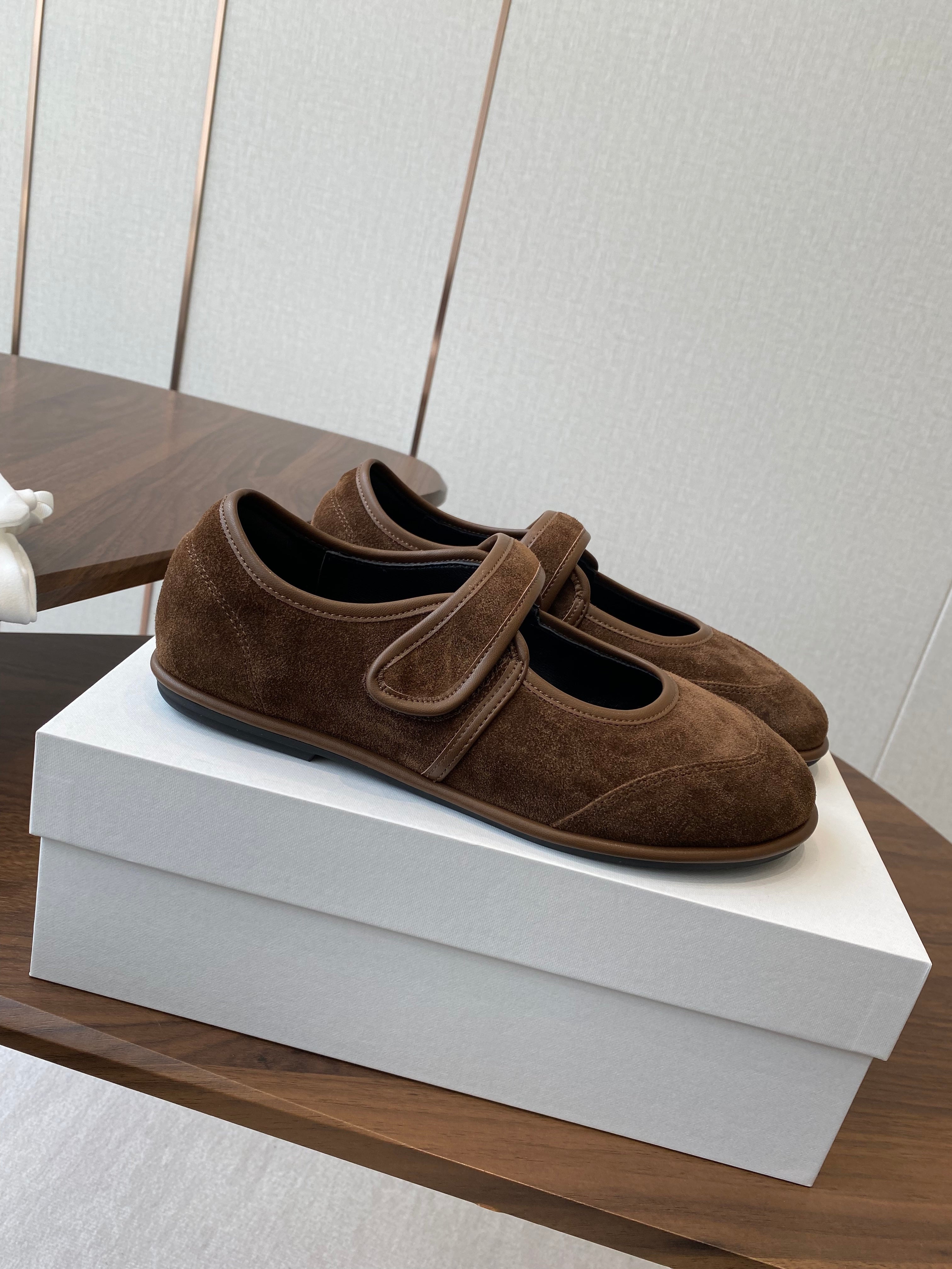 HM  25s Velcro Mary Jane Earthy Brown Suede