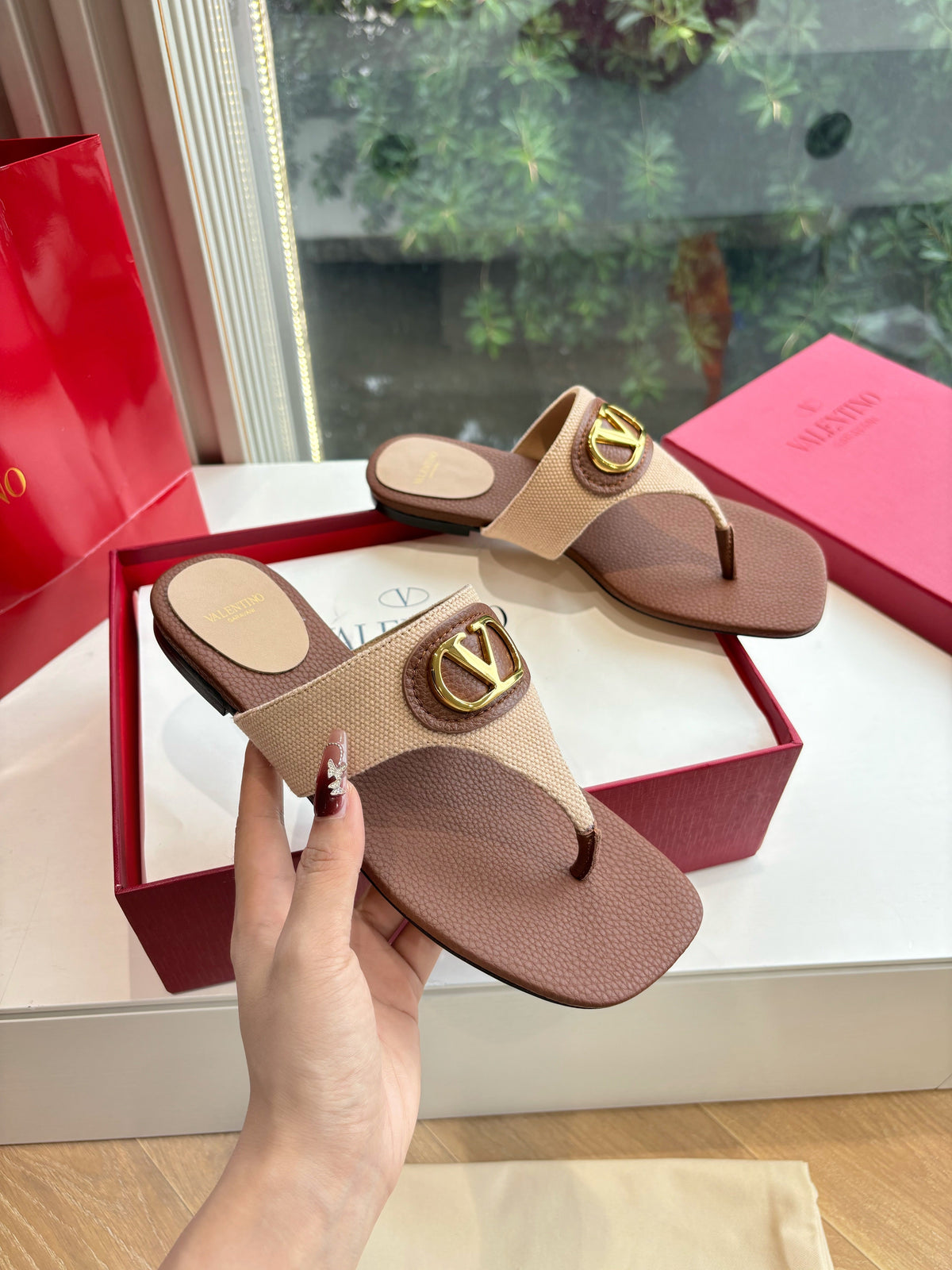 VT 25 Thong Sandals Brown Beige Sheepskin Slide