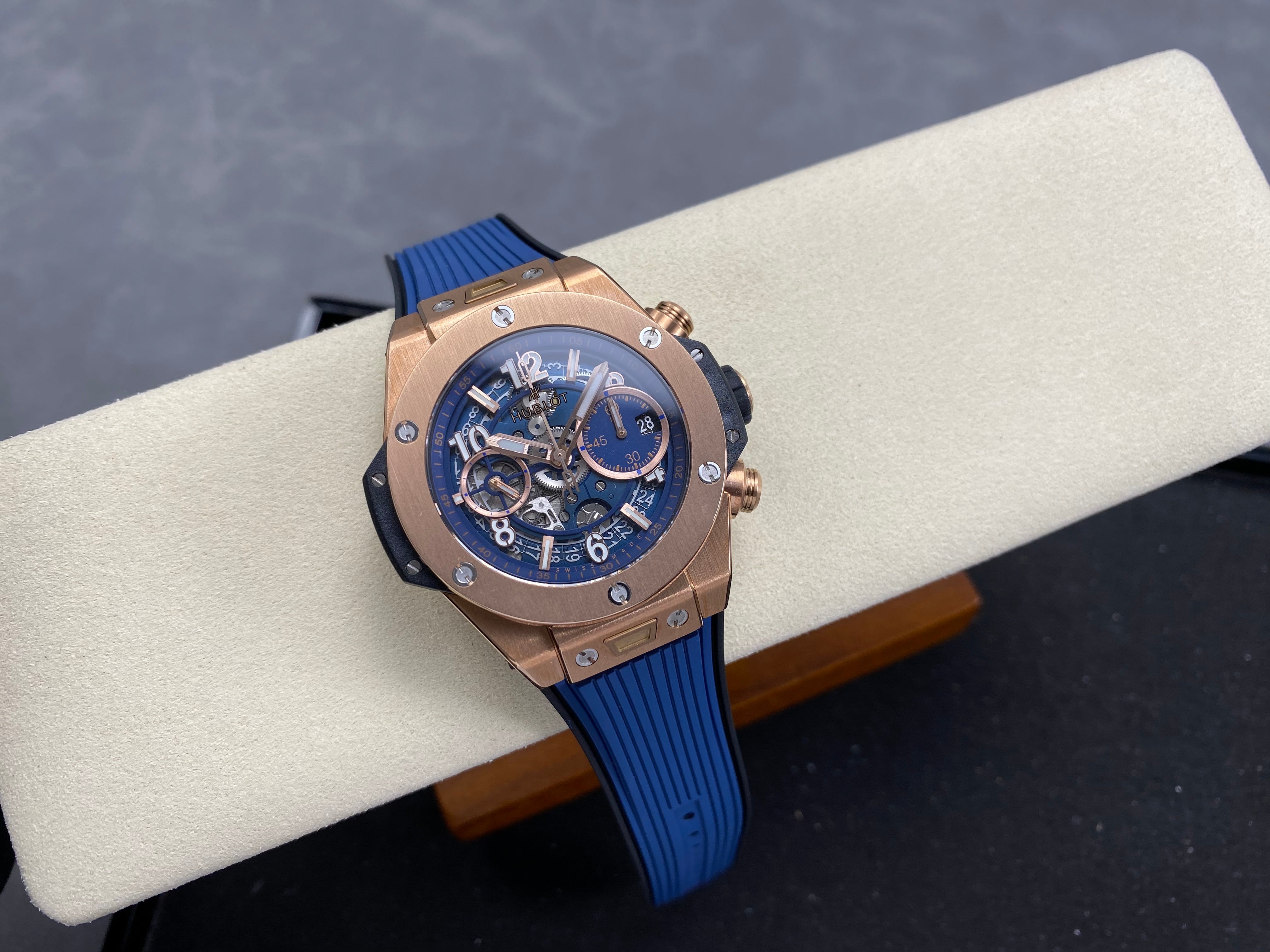 Hublot Big Bang Unico Rose Gold Blue 42mm Blue Rubber Strap Watch