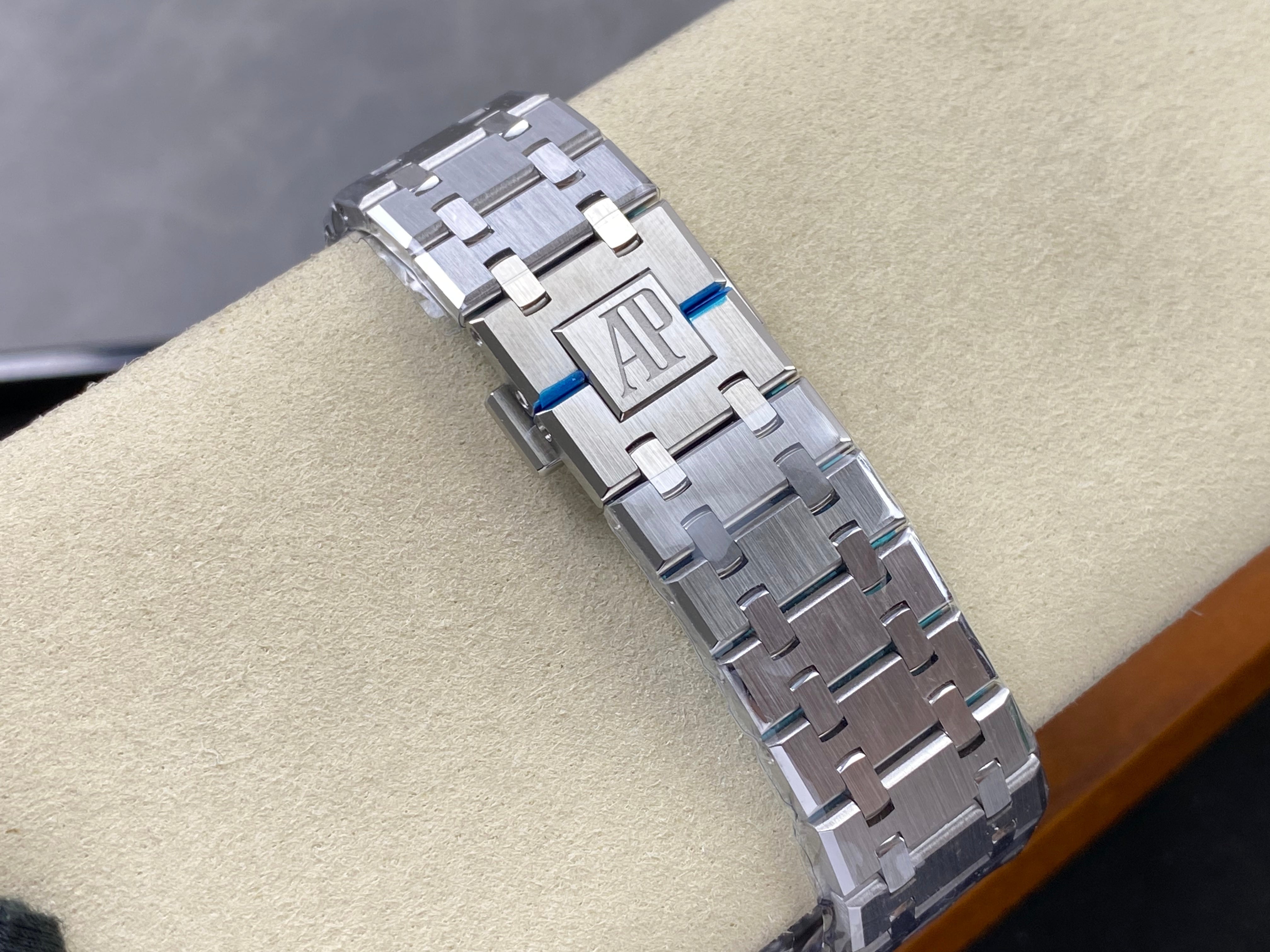 Audemars Piguet Royal Oak Selfwinding 41mm 15510OR Blue Dial