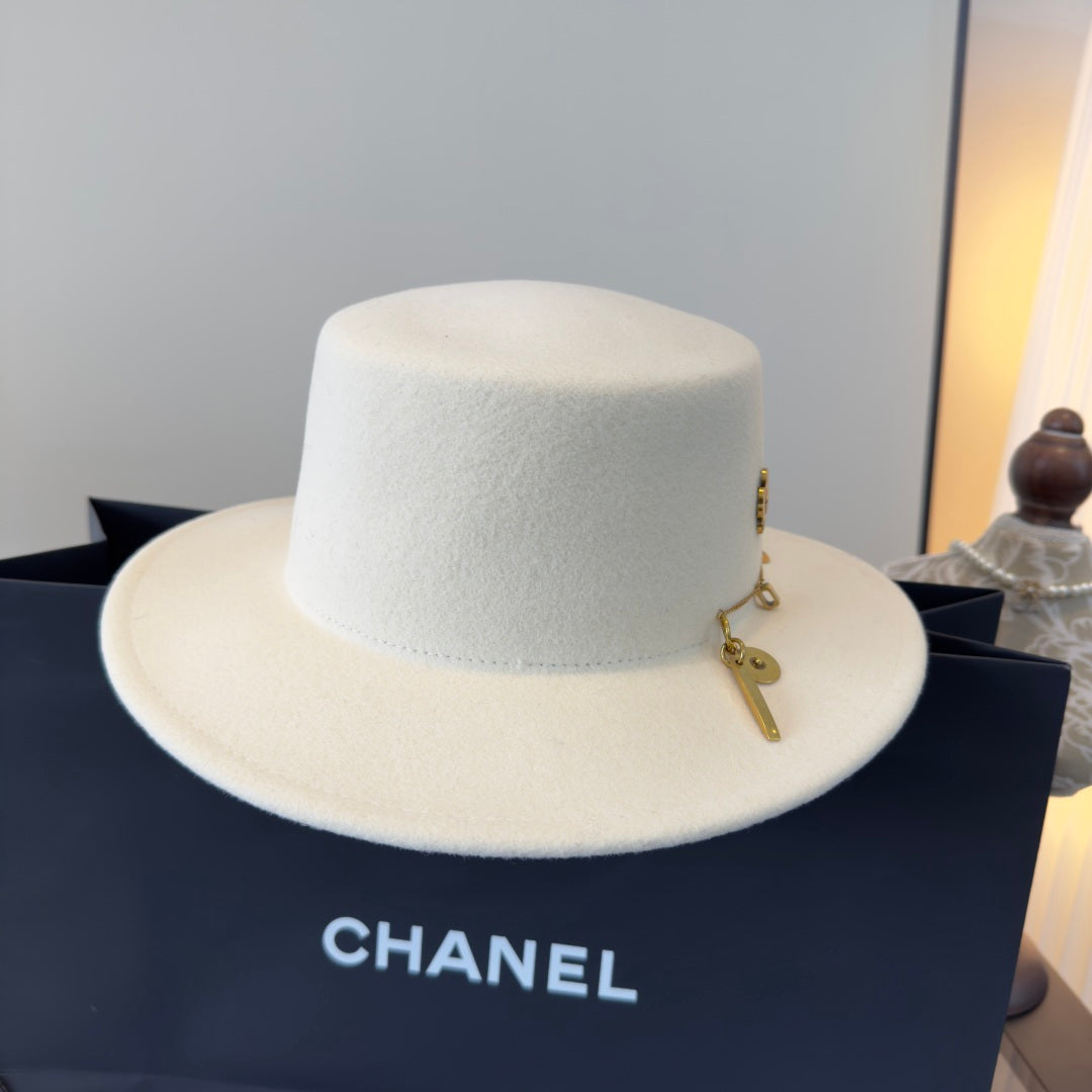 Chanel Four-leaf Clover Flat-brimmed Felt Hat 477651