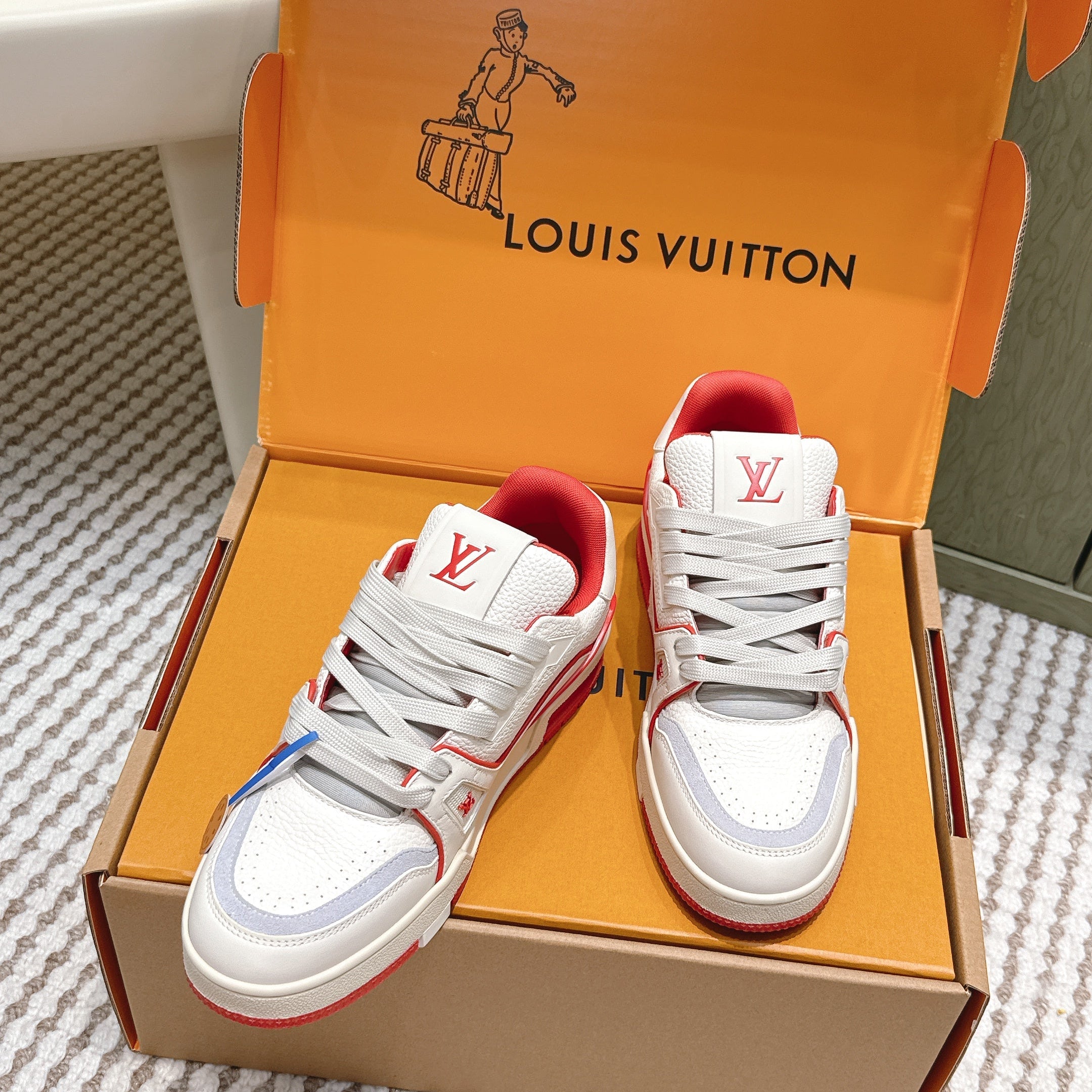 LV 26ss Trainer Sneakers White Red Cowhide 657900