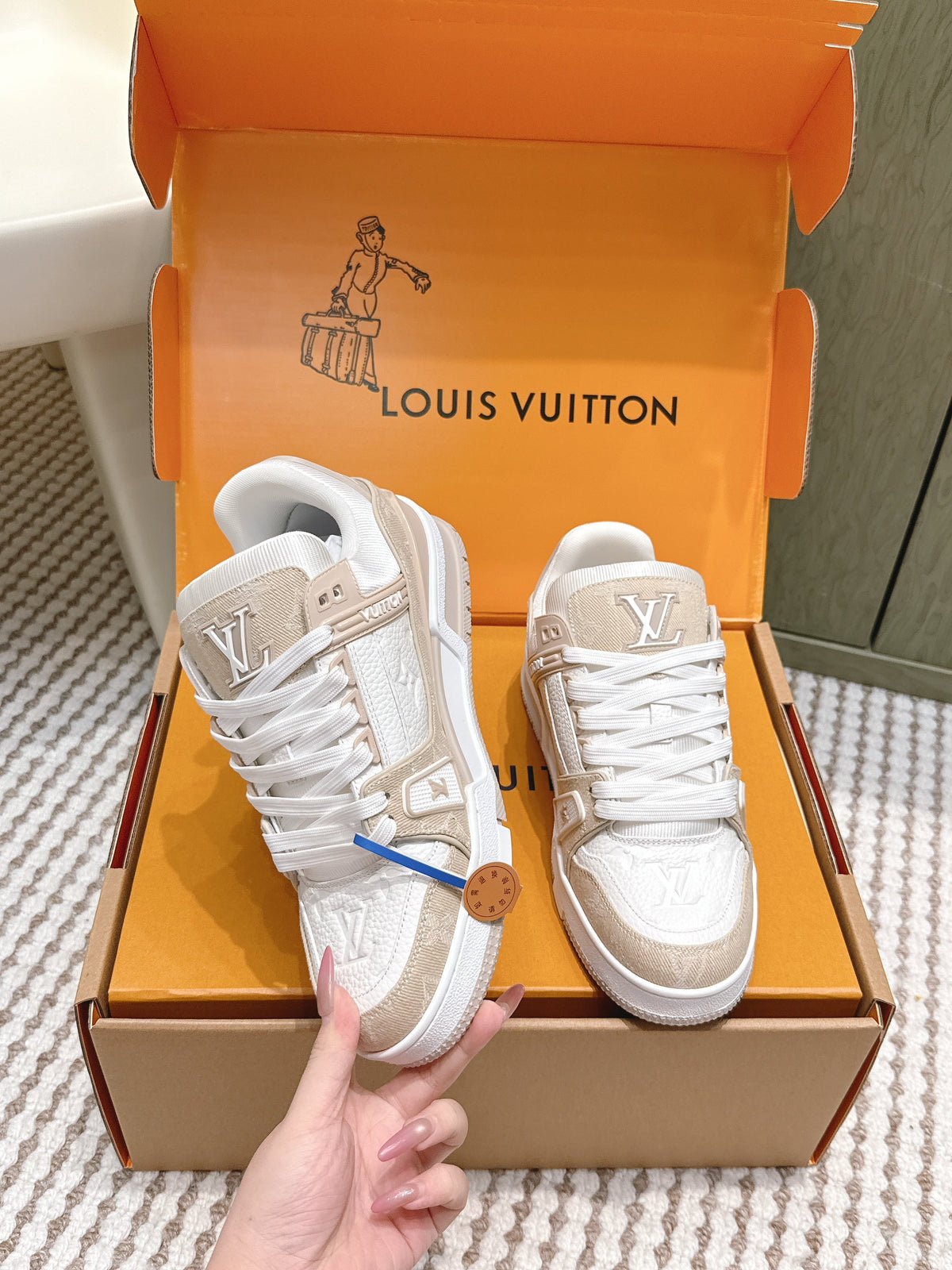 LV 26ss Trainer Sneakers White Beige Denim Cowhide 657914
