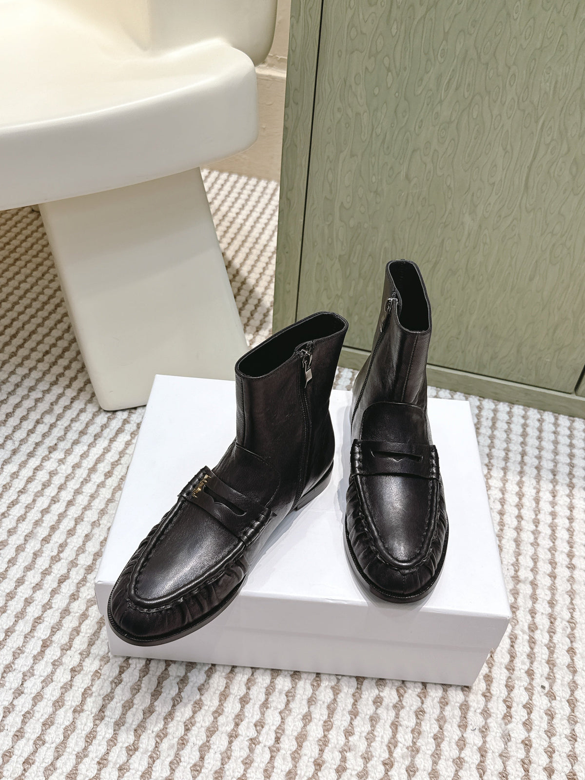 YSL 2025 High-top Loafer Black Calfskin 569419