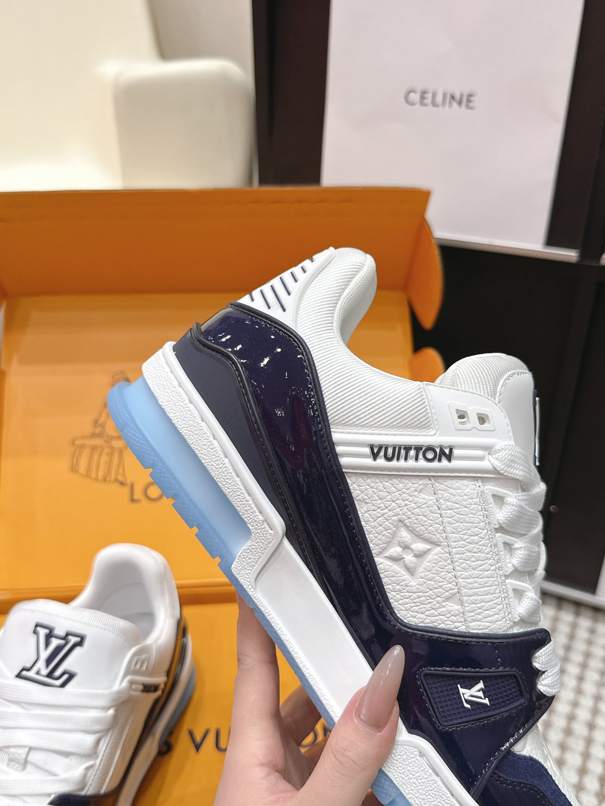 LV 26ss Trainer Sneakers White Navy Blue Cowhide 657937
