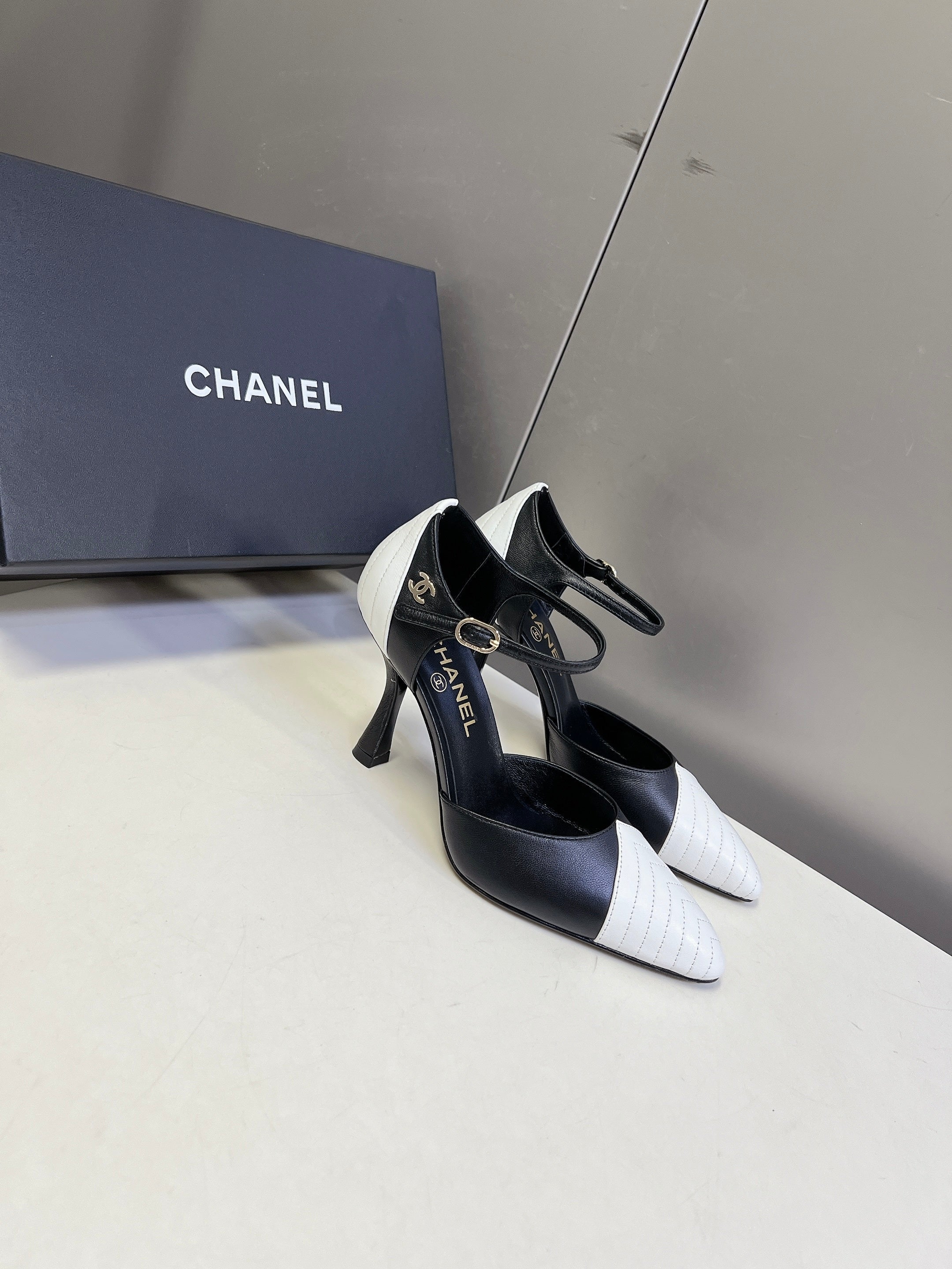 Chanel 2026 Mary Jane Sandal  90mm Embossed Calfskin And Fabric 895356