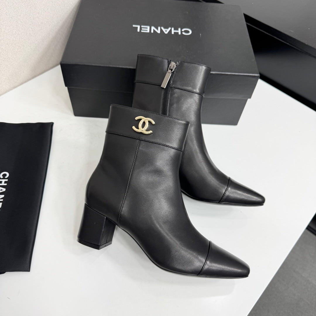 Chanel 2026 Pointed-Toe Ankle Boots 55mm Leather 193757