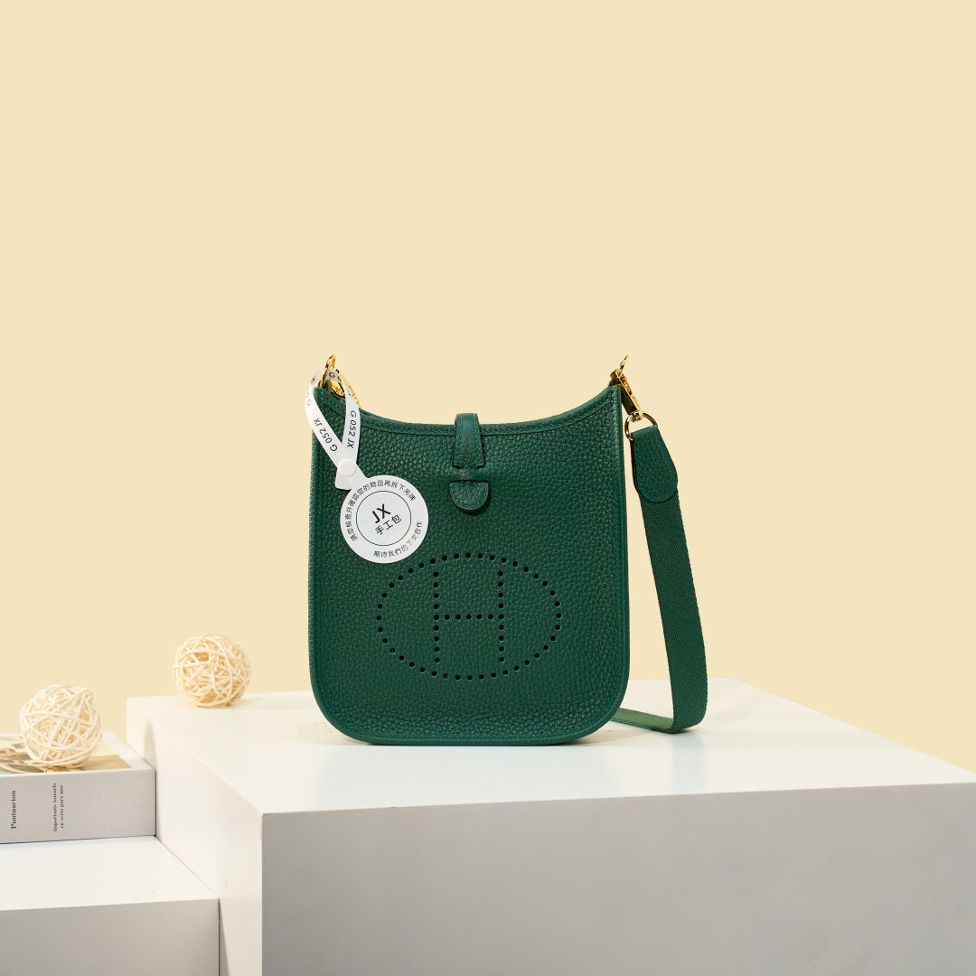 High-end Hermes 2026 Evelyne Bag 17cm Taurillon Clemence Leather 3