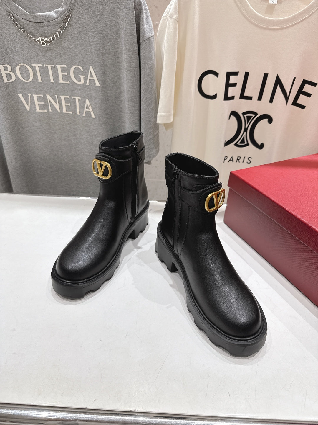 VT short boots black calfskin 174437