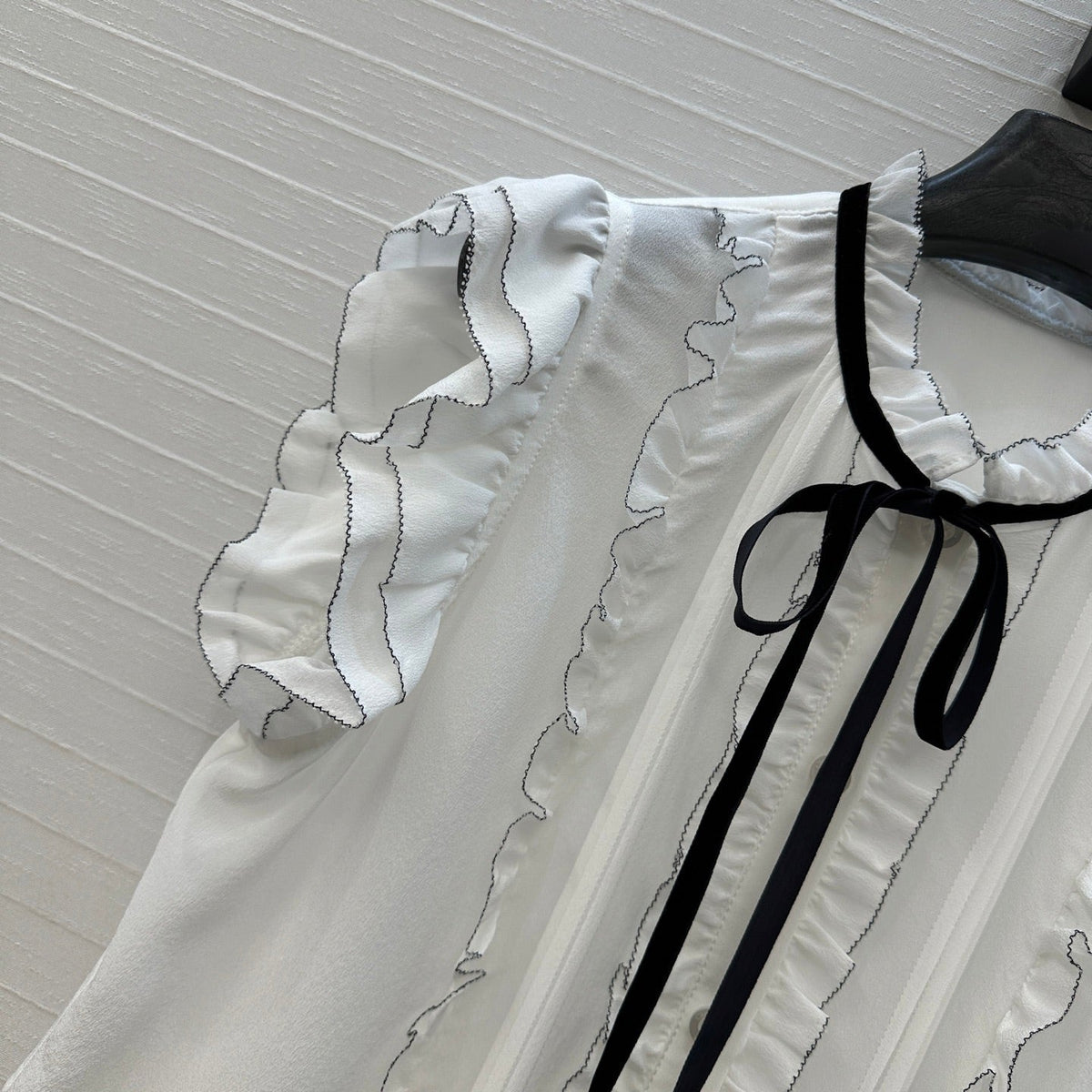 CD Lace-up Sleeveless Shirt White Silk