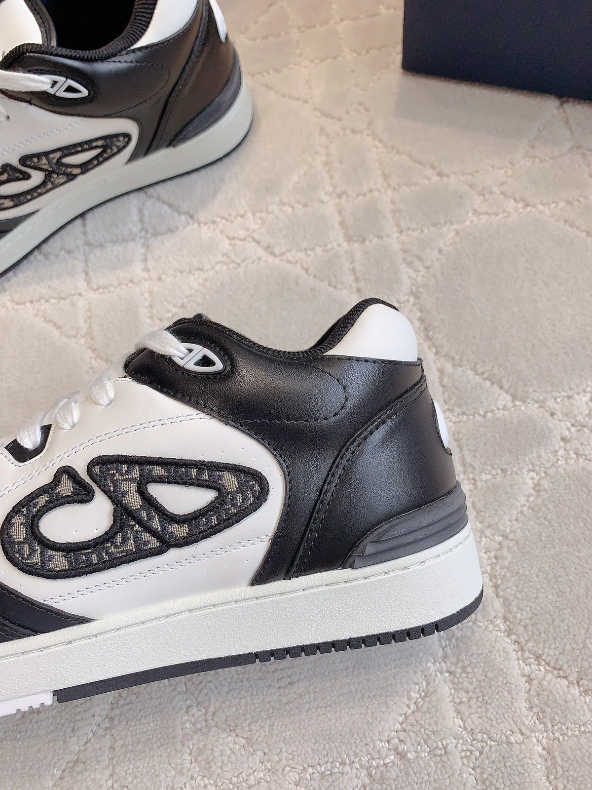 CD B57 Mid-Top Sneaker White Mix Black Calfskin And Oblique Jacquard