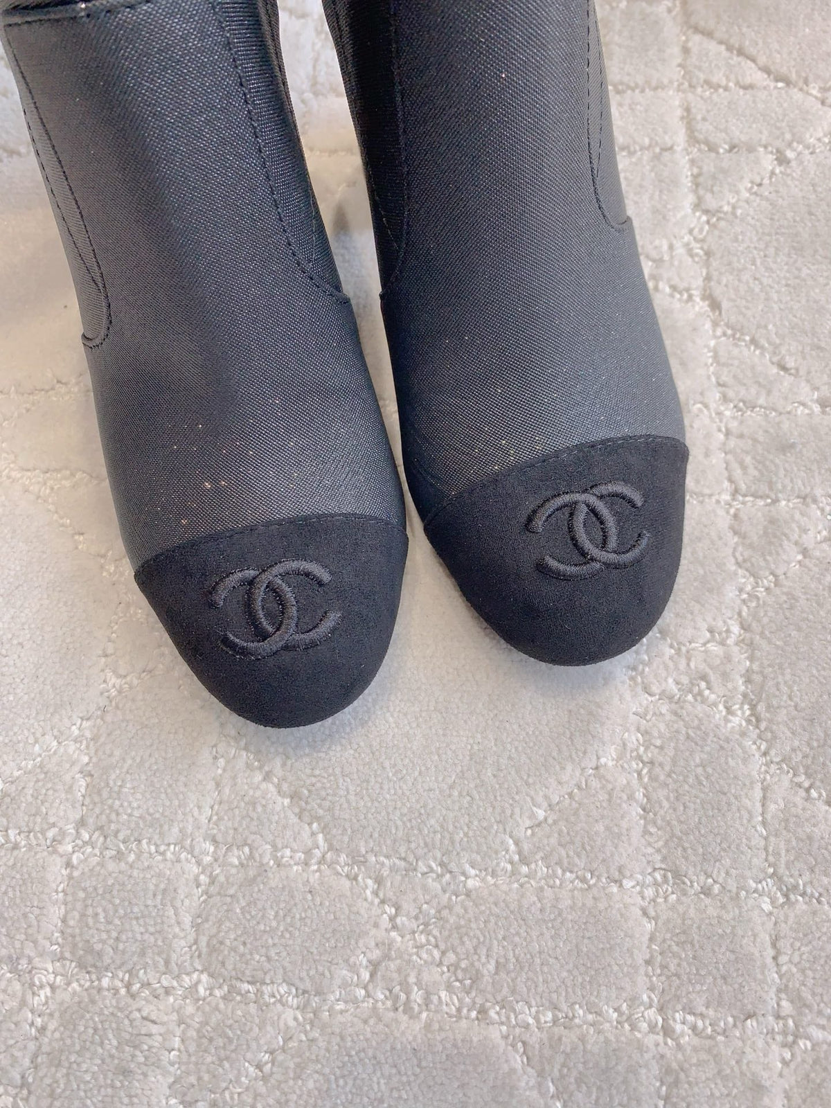 CC 25 Short Boot Black Fabric Sheepskin 516640