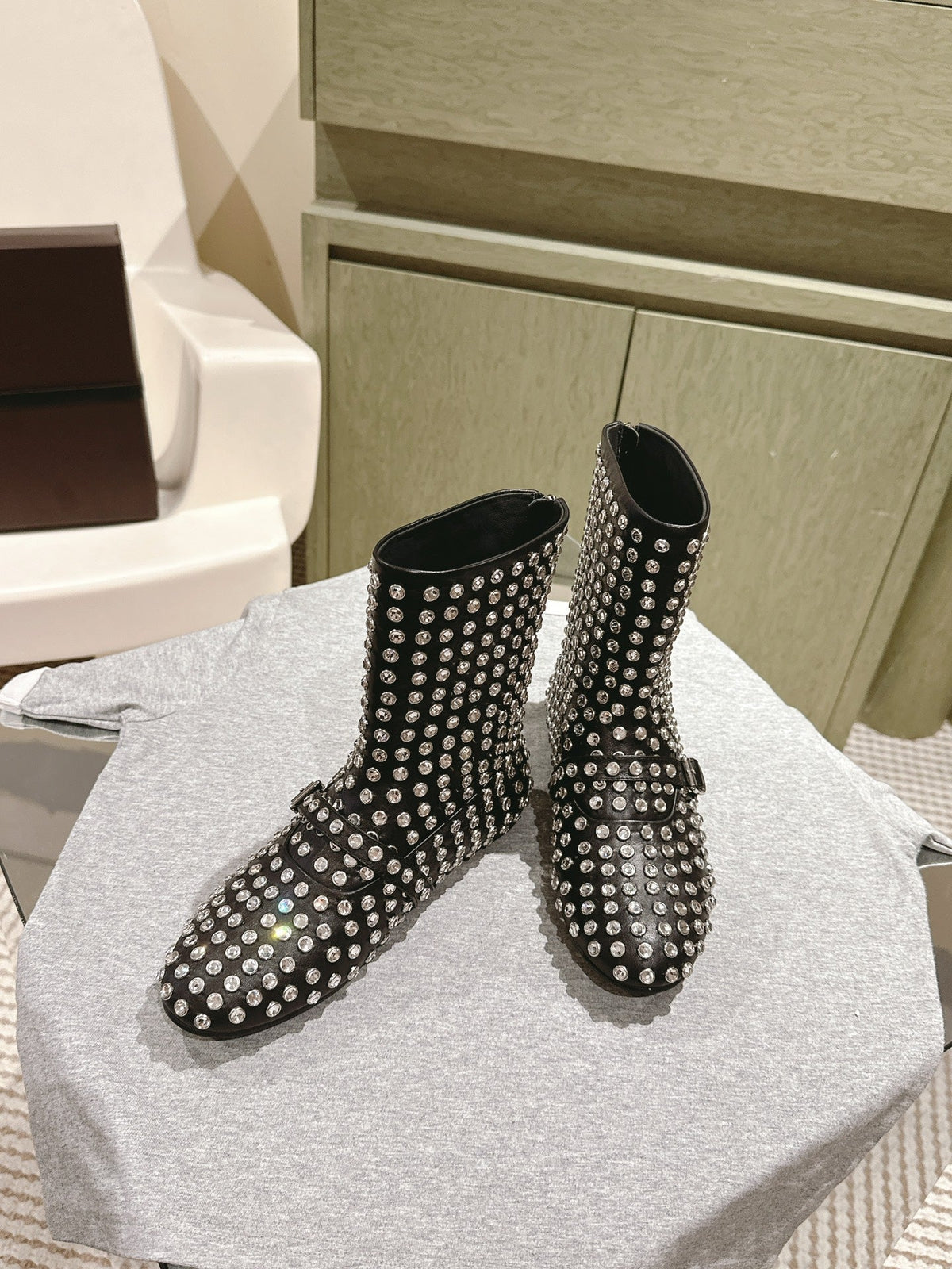 ALAIA SHORT BOOTS IN BLACK LAMBSKIN ATTACH RHINSTONES