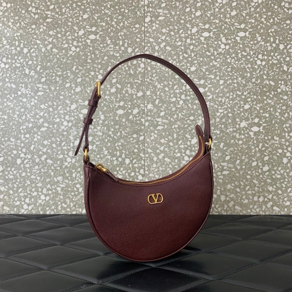 VA GARAVANI VLOGO mini HOBO bag burgundy calfskin 566880
