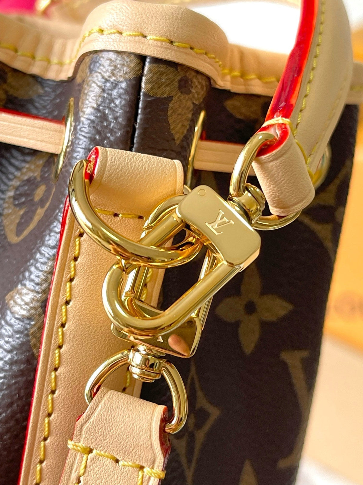 nano noe 13cm rabbit brown monogram canvas