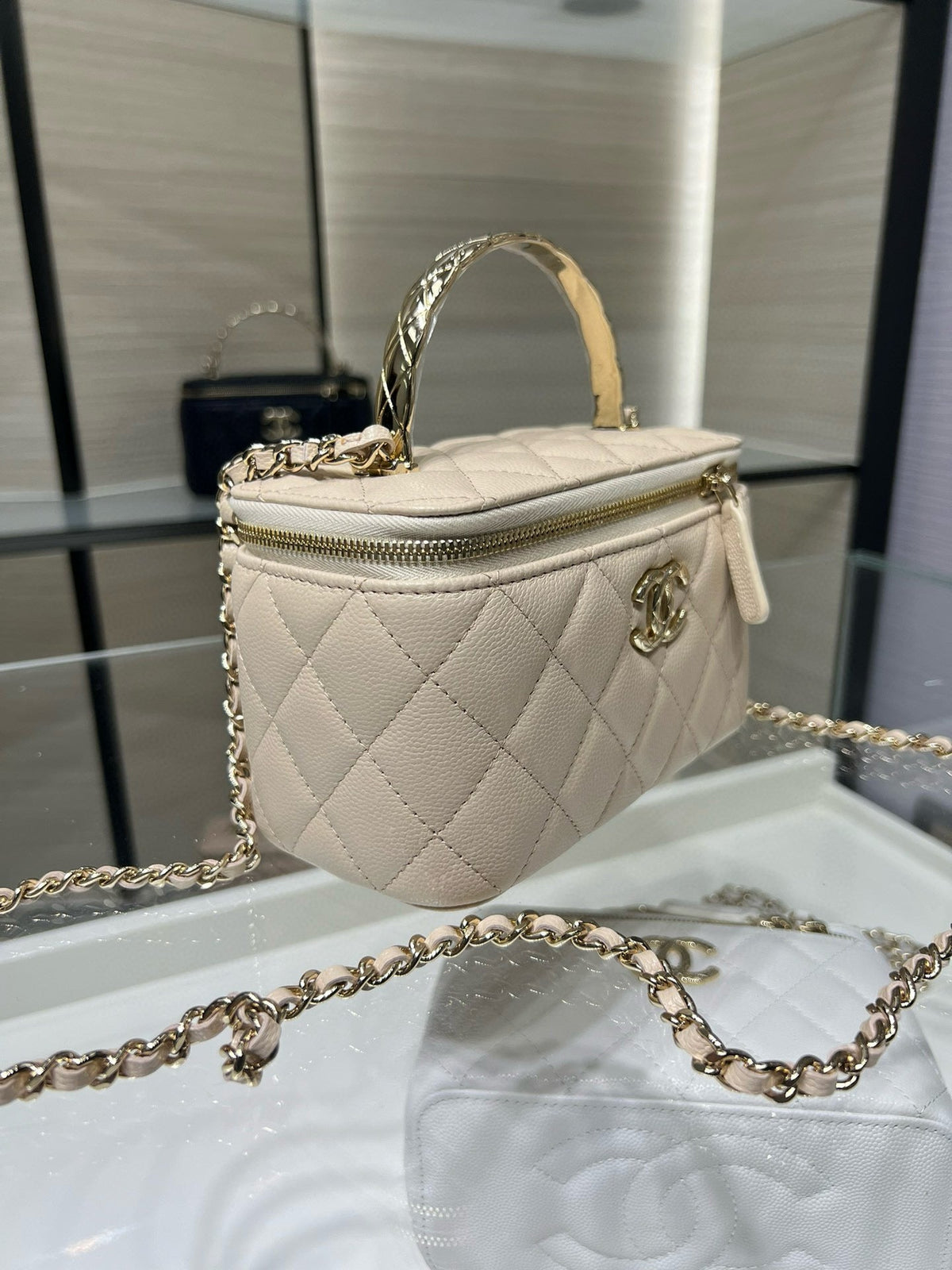 CC 25S Small Vanity 17cm Beige Grained Calfskin Light Gold Hardware