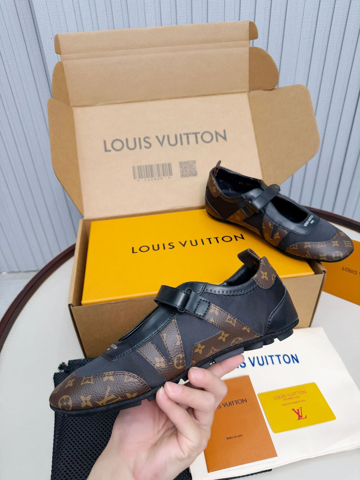 LV 26ss Sneakerina Mary Jane Black Brown Cowhide 674023