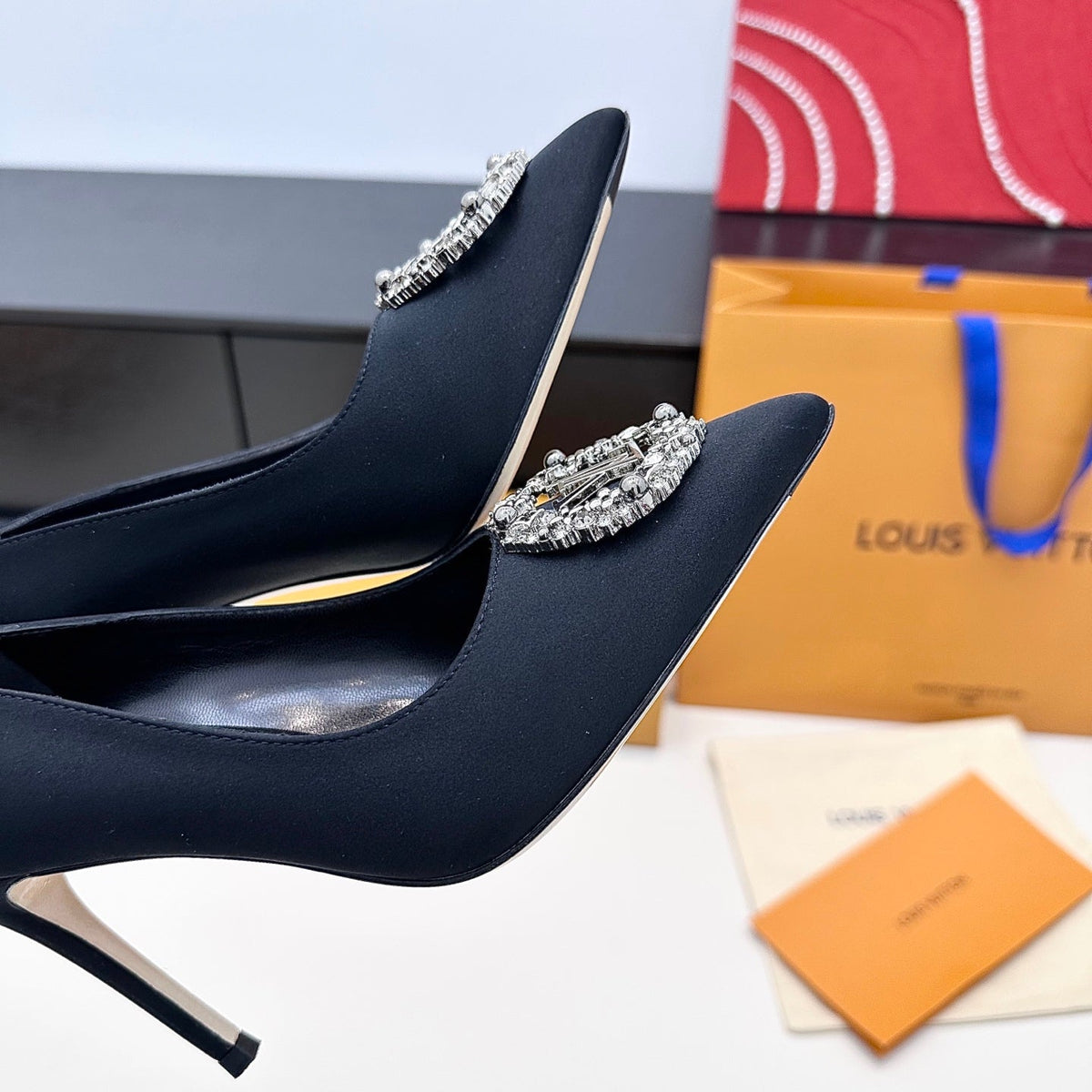 LV 26s  Pointed-Toe High Heels 95 Black Premium Satin 622452