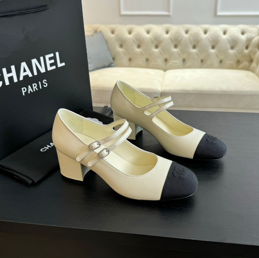 CC 25C Mary Jane White Sheepskin 212989