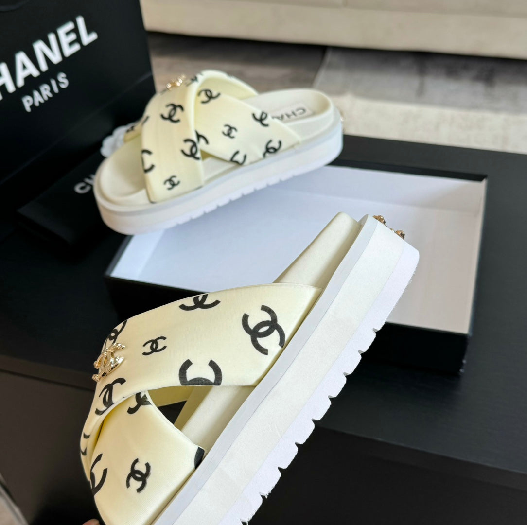 Cross Straps Mule Sandals Lambskin Beige Cream
