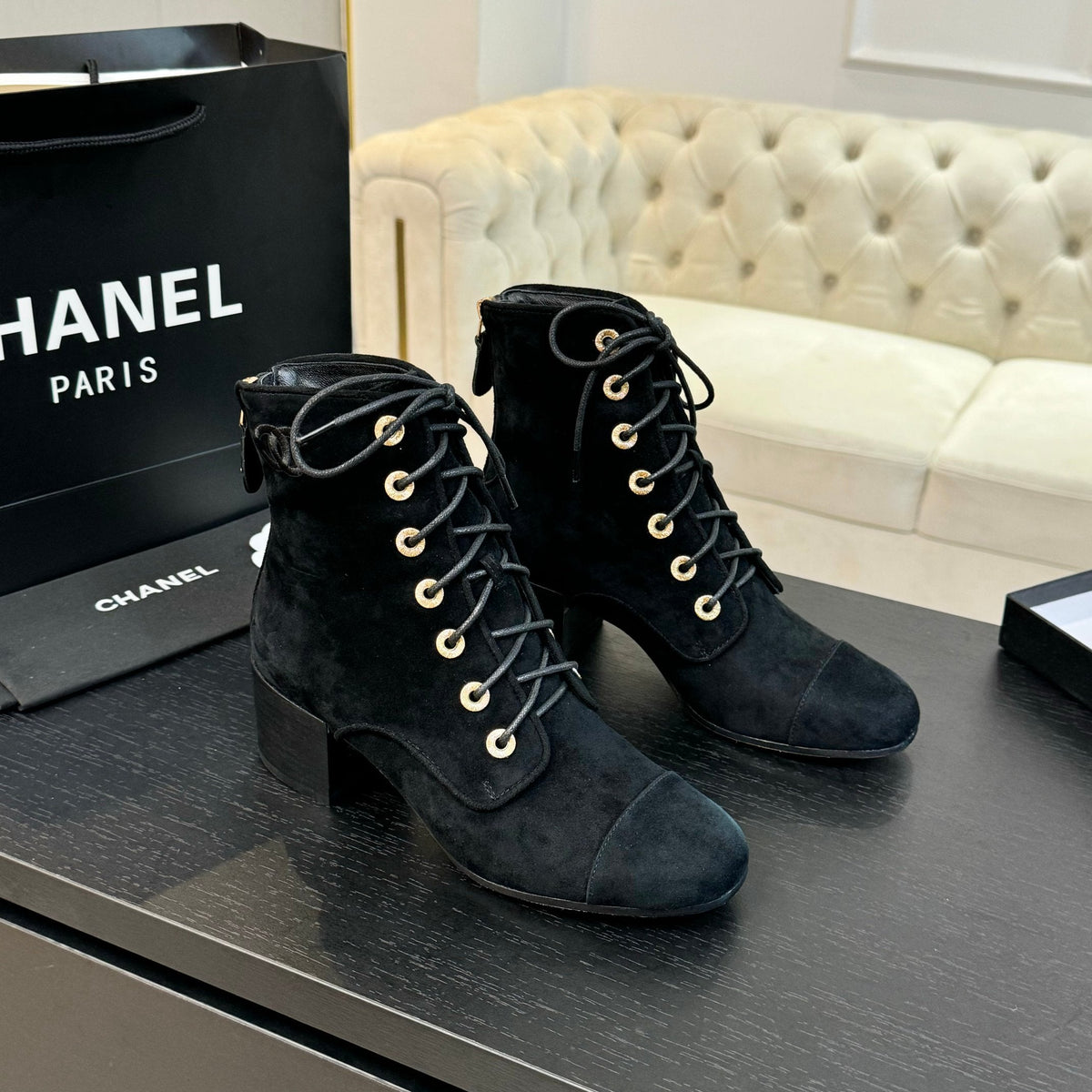 CC LACE-UP SHORT BOOTS IN BLACK SUEDE