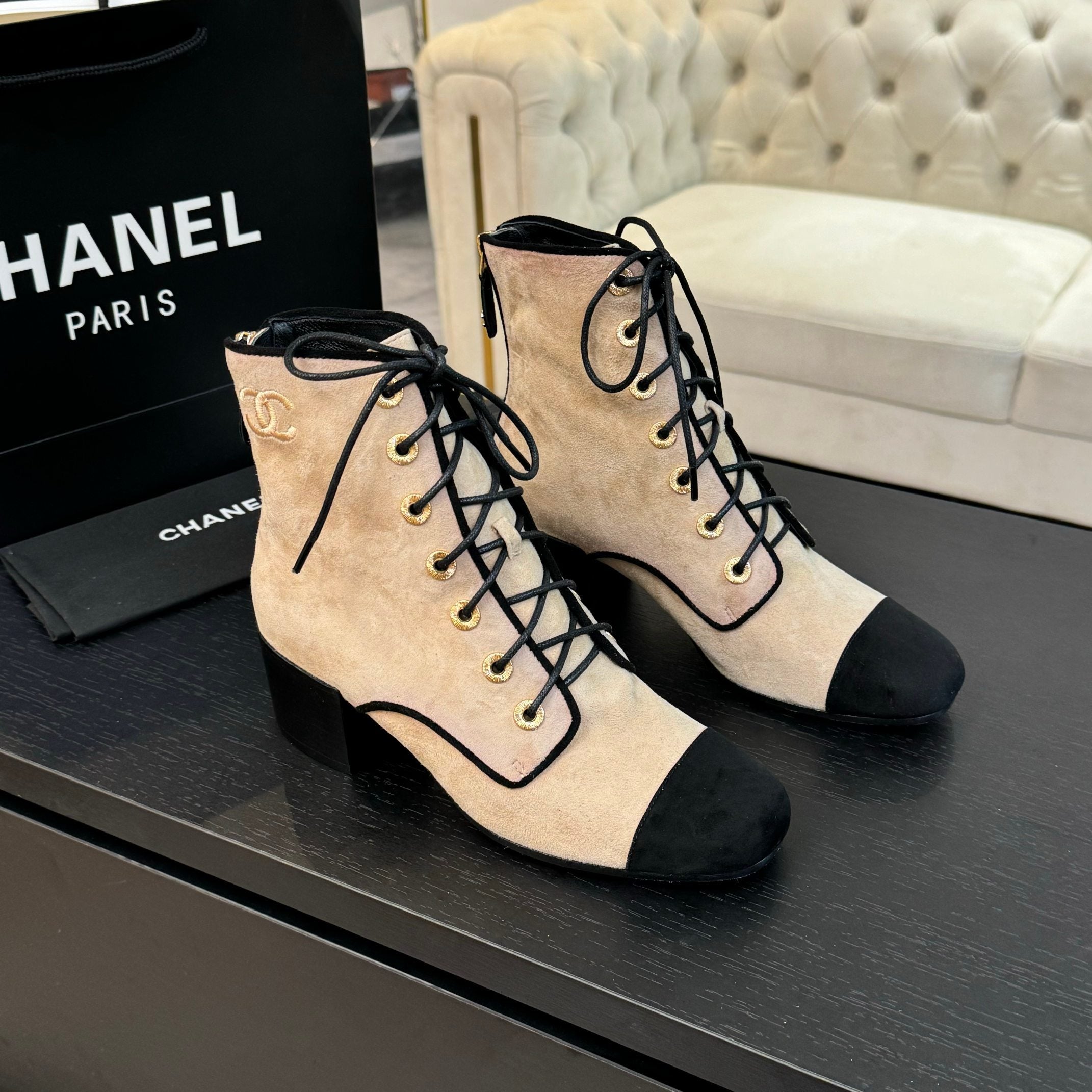 CC LACE-UP SHORT BOOTS IN SEPIA BEIGE MIX BLACK SUEDE