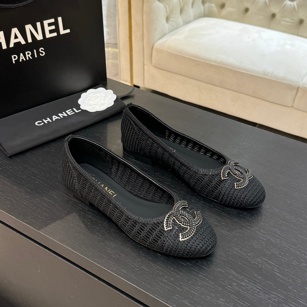 CC 25P Ballet Flat Black Raffia Large Logo