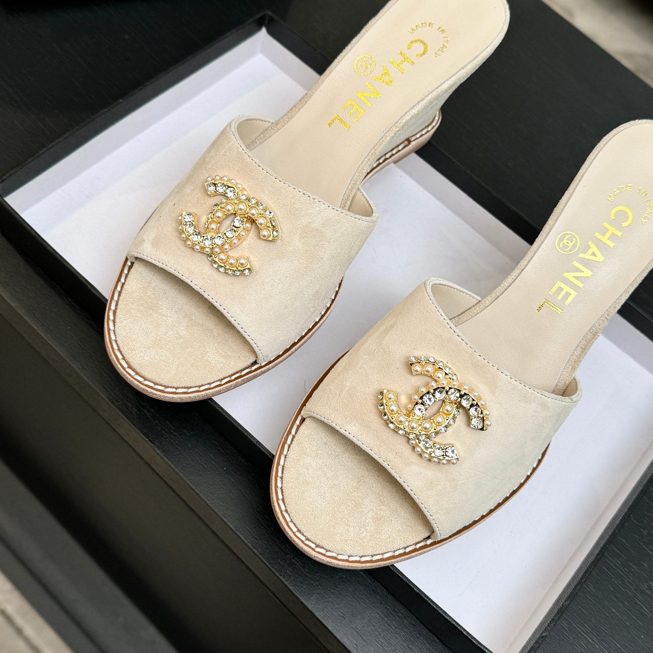 CC 2026 Wedge Sandals 65 Light Beige Suede 667773