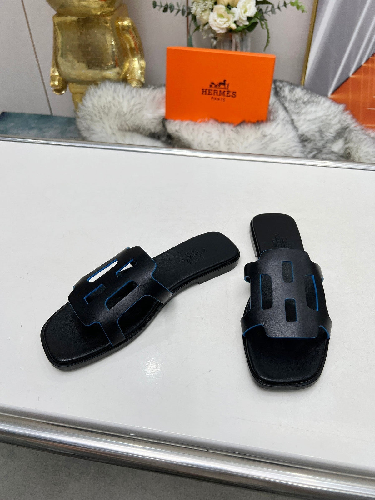 FLATFORM SANDAL BLACK CALFSKIN
