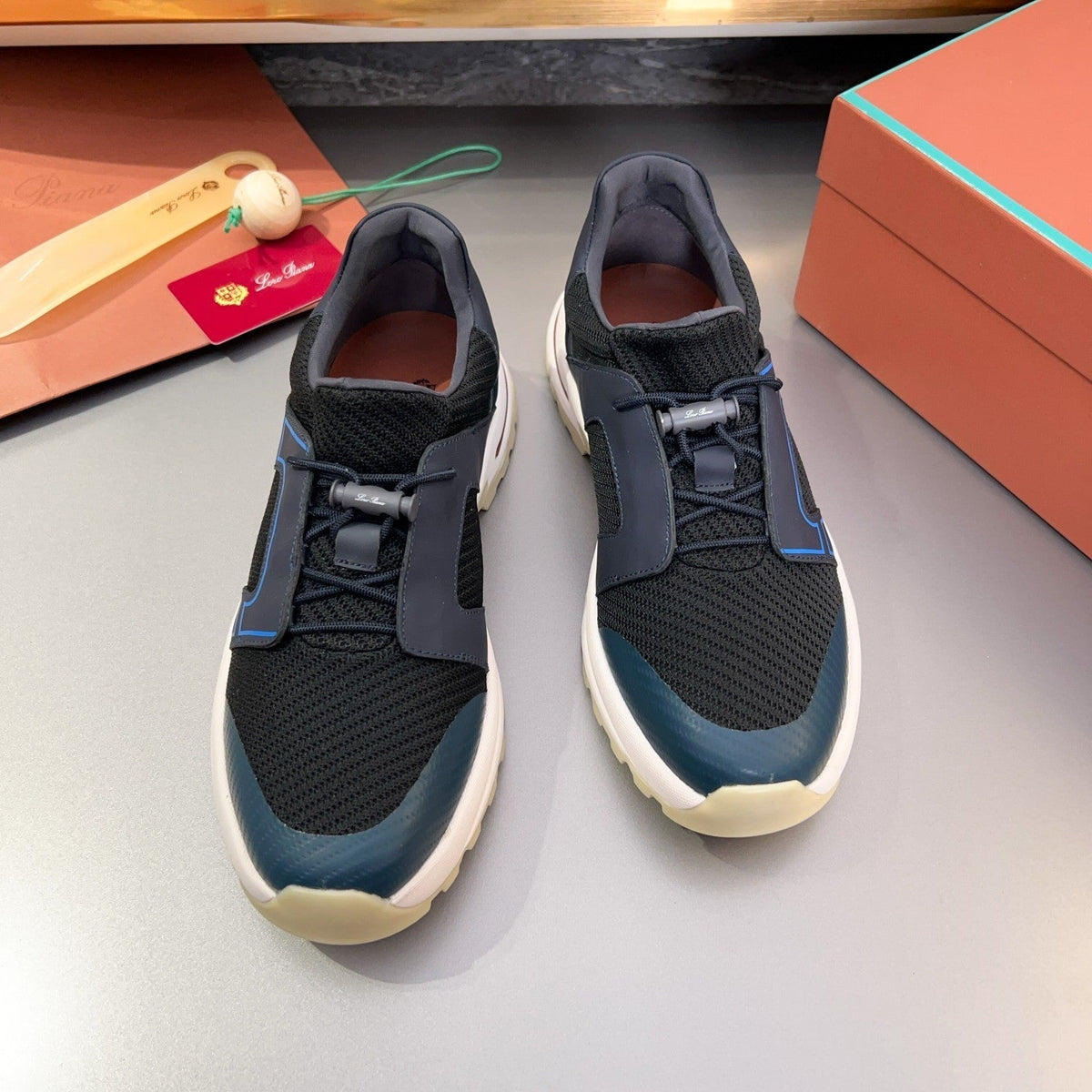 LP TRAIL HIKER WALK SNEAKER BLACK AND AEGEAN MESH BREATHABLE