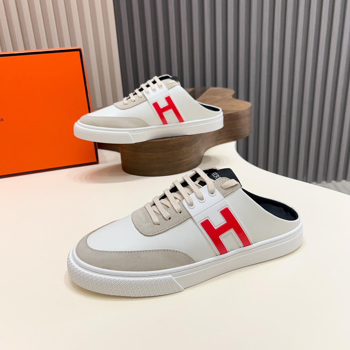 HM Men's Keep Mule White Calfskin Suede 652001