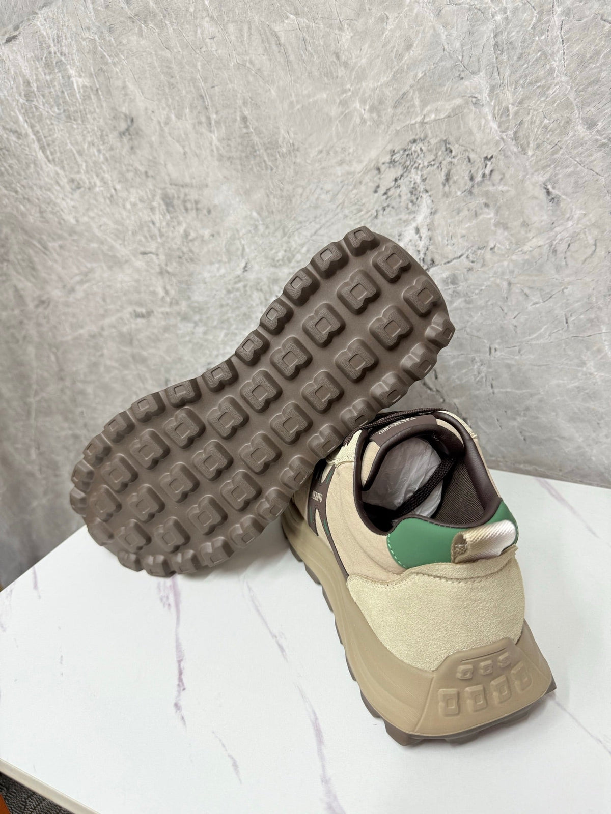 HM Men's Sneaker Beige Suede 602094